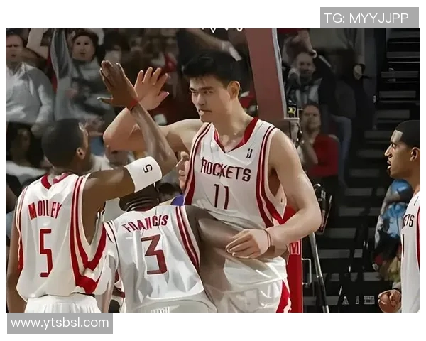 姚明职业生涯回顾他在NBA征战的岁月与成就分析